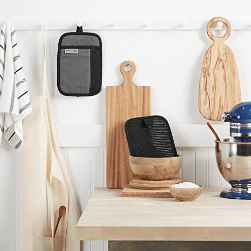 Steak-Tac-Toe Two-Tone Pot Holder Set
