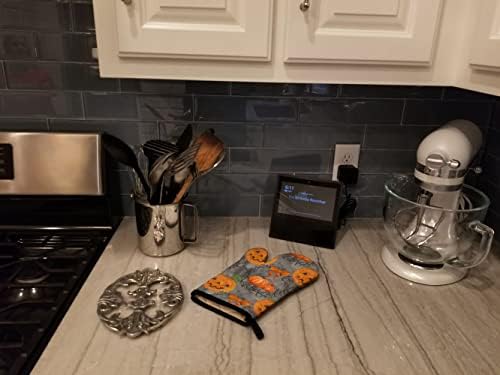 Carolines Treasures Heat-Resistant Oven Mitt for Hot Pans