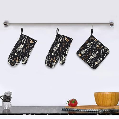 Halloween Trick or Treat Set 3 Pieces Oven Mitts Pot Holders