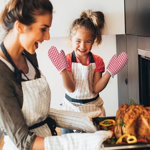 2-Piece Christmas Oven mitts for Kids BBQ equipments