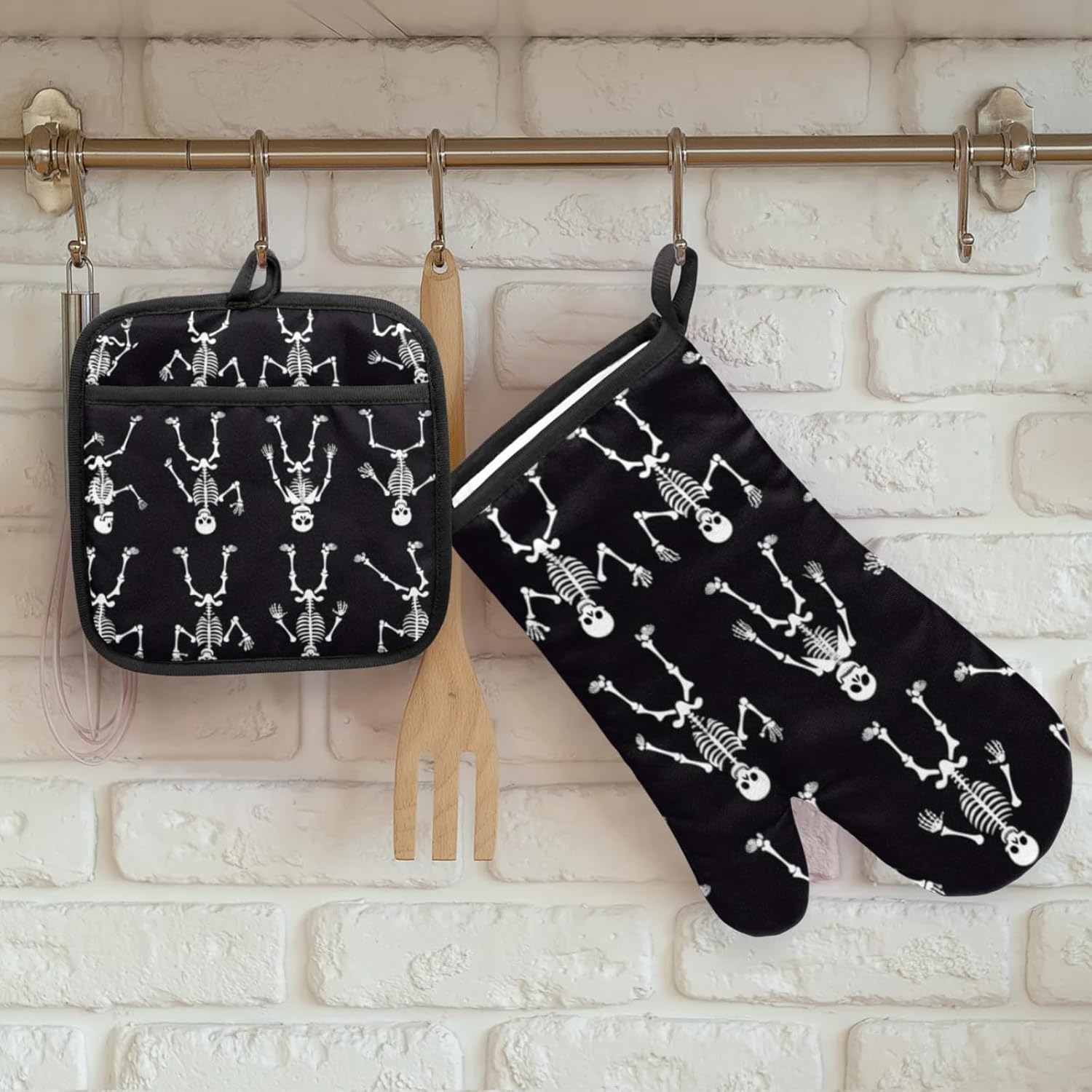 Halloween Skulls Oven Mitts and Pot Holders Set of 2