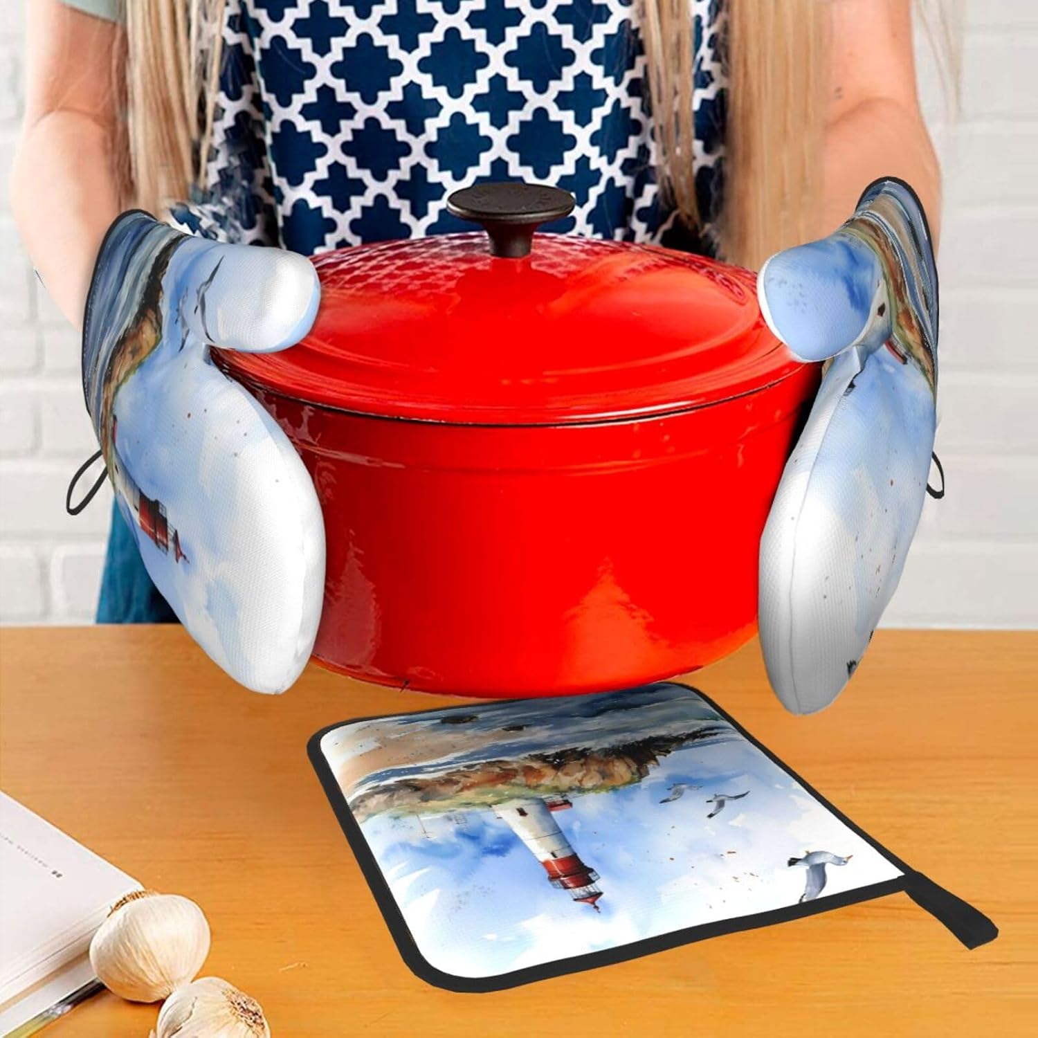 Perfect Set Heat-Resistant Oven Mitts and Pot Holders for Kitchen Use