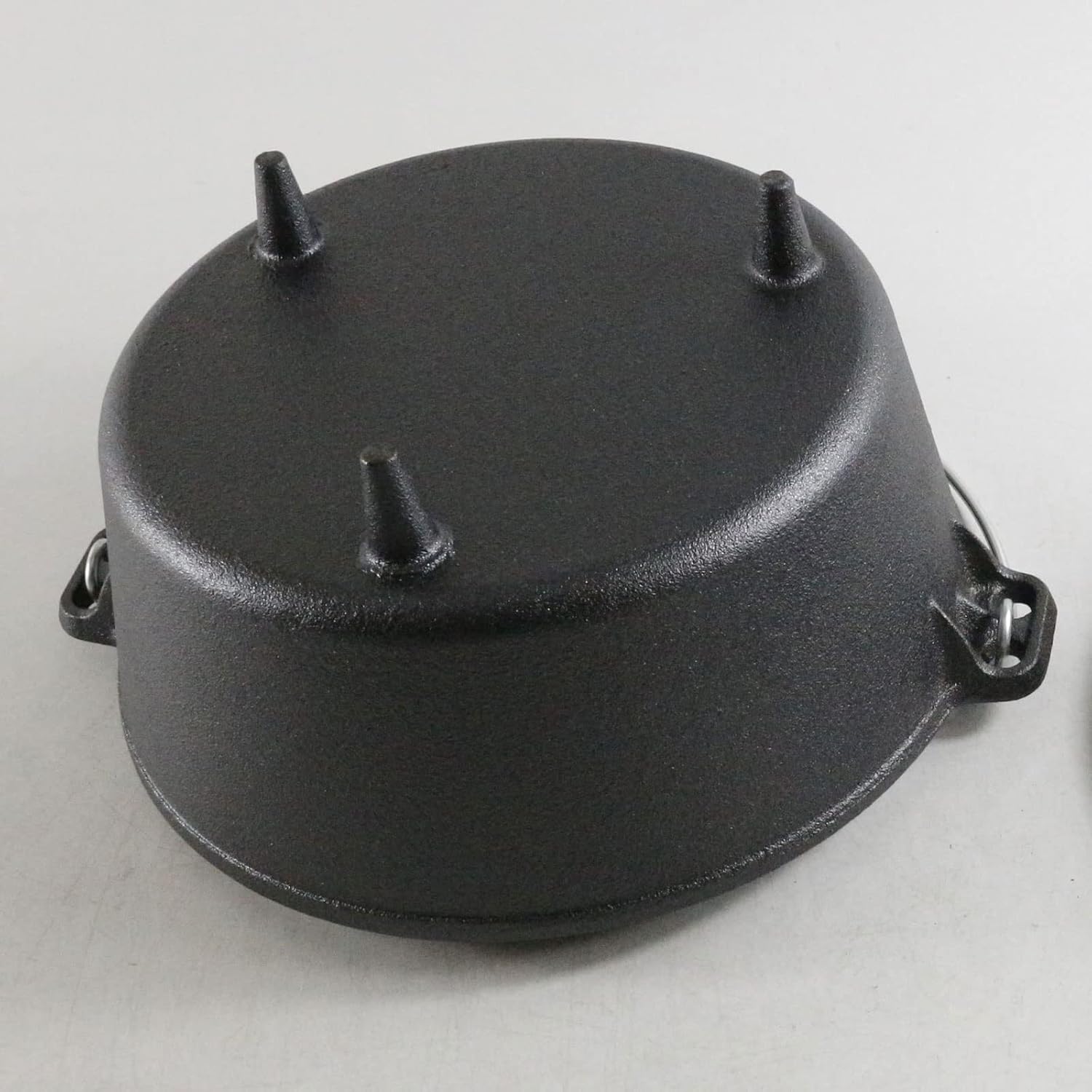 Cast Iron Stock Pot with Flat Bottom for Cooking and Steaming