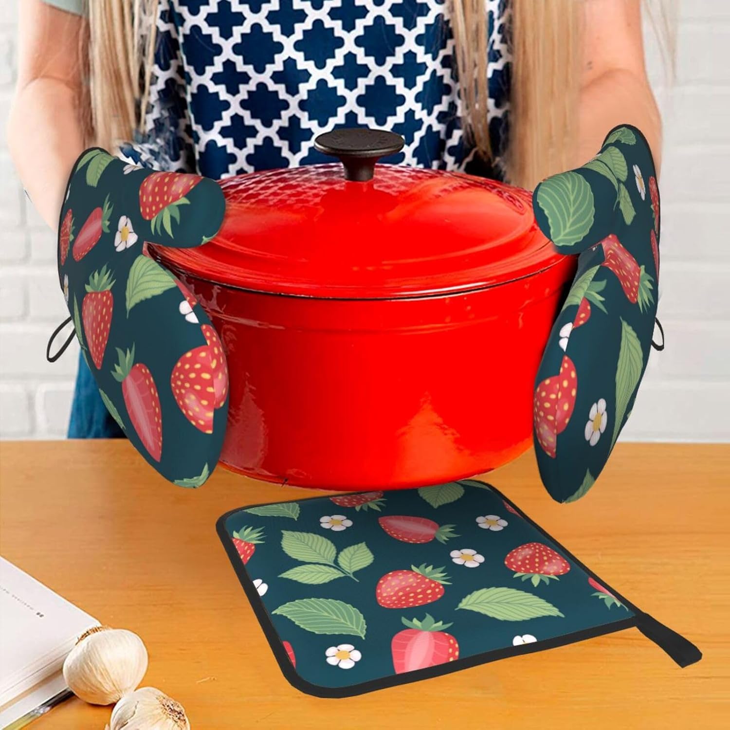 Durable Heat-Resistant Oven Mitts Set for Kitchen and Grill Use