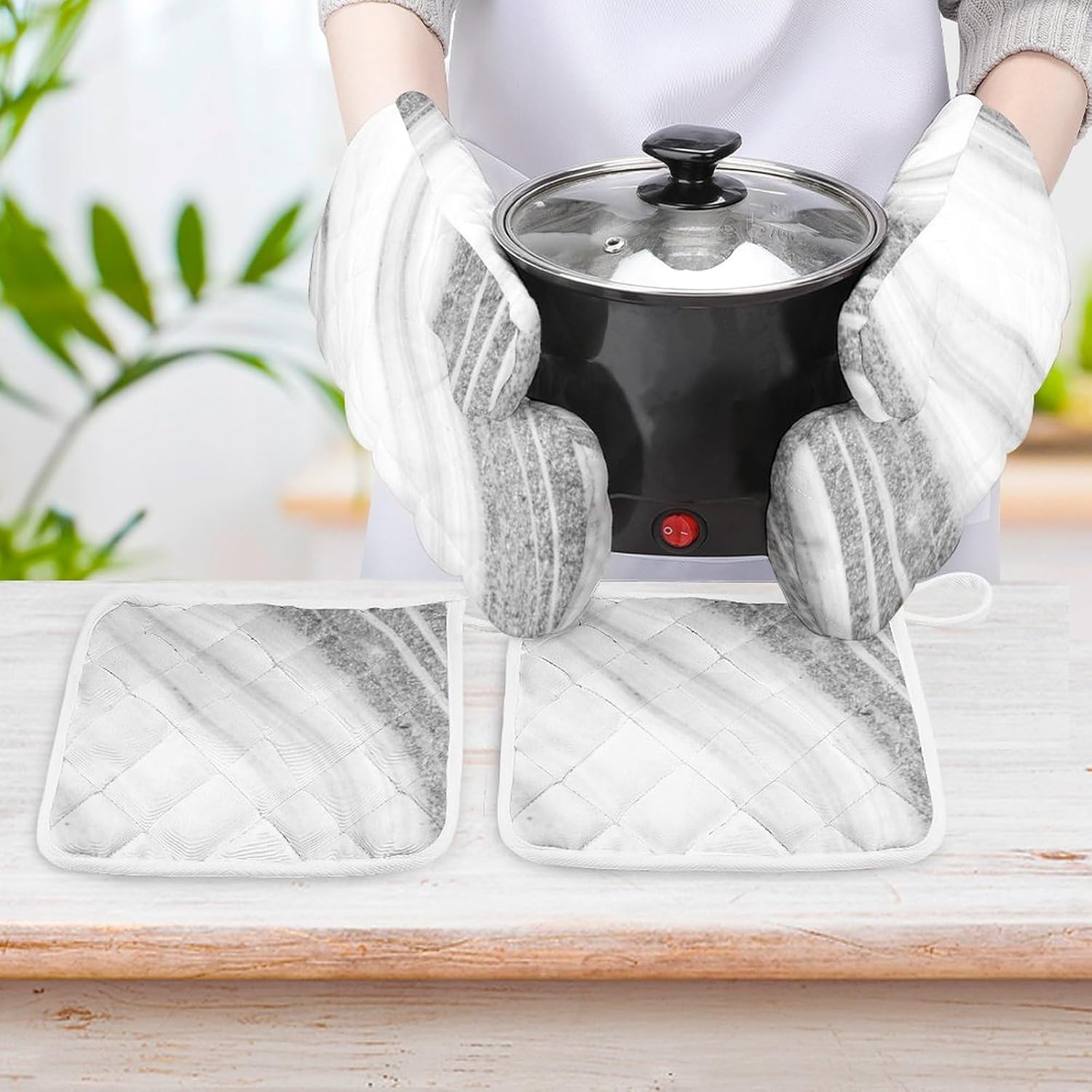 4-Piece Oven Mitts Set Heat Resistant Stylish Kitchen Tools