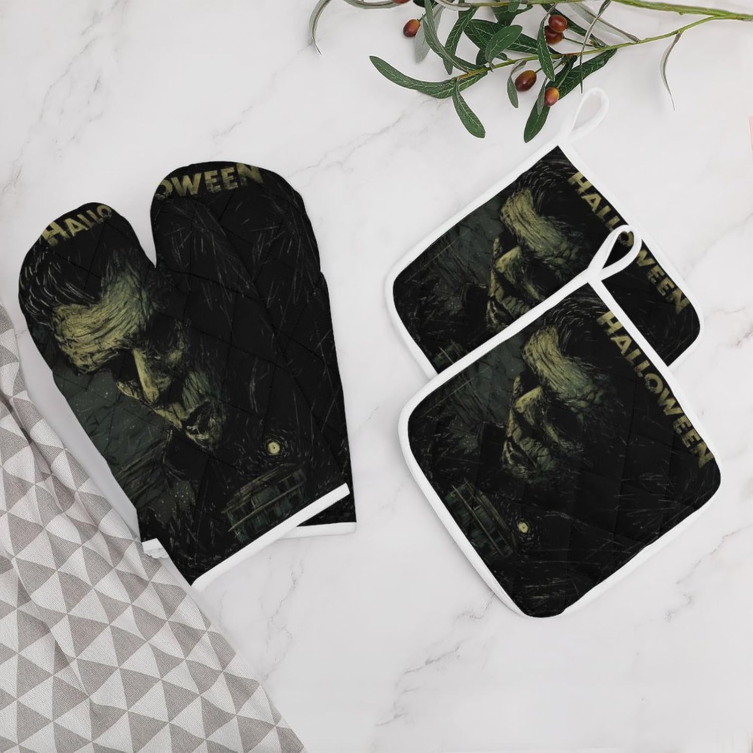 Halloween Oven Mitts Pot Holders Trick or Treat Set