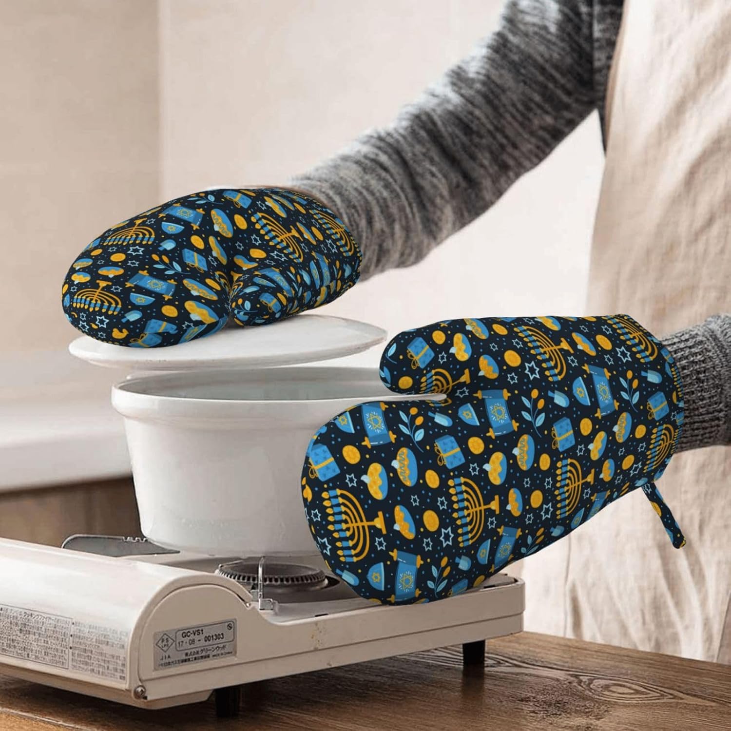 Happy Hanukkah Oven Mitts and Cake Pans 2-Piece Set