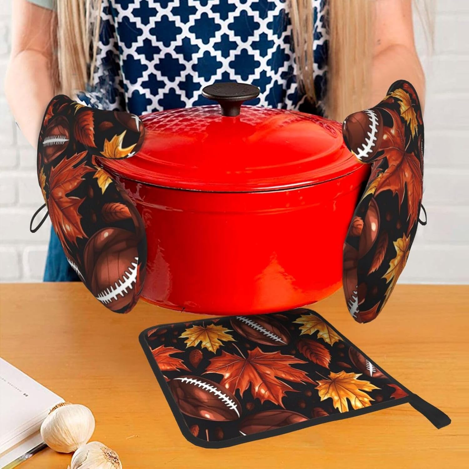 Oven Mitts Set of 3 with Maple Leaf and Football Pattern