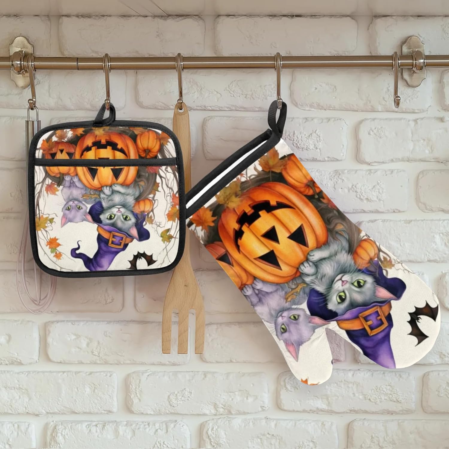 Sweet Halloween pumpkin oven mitts