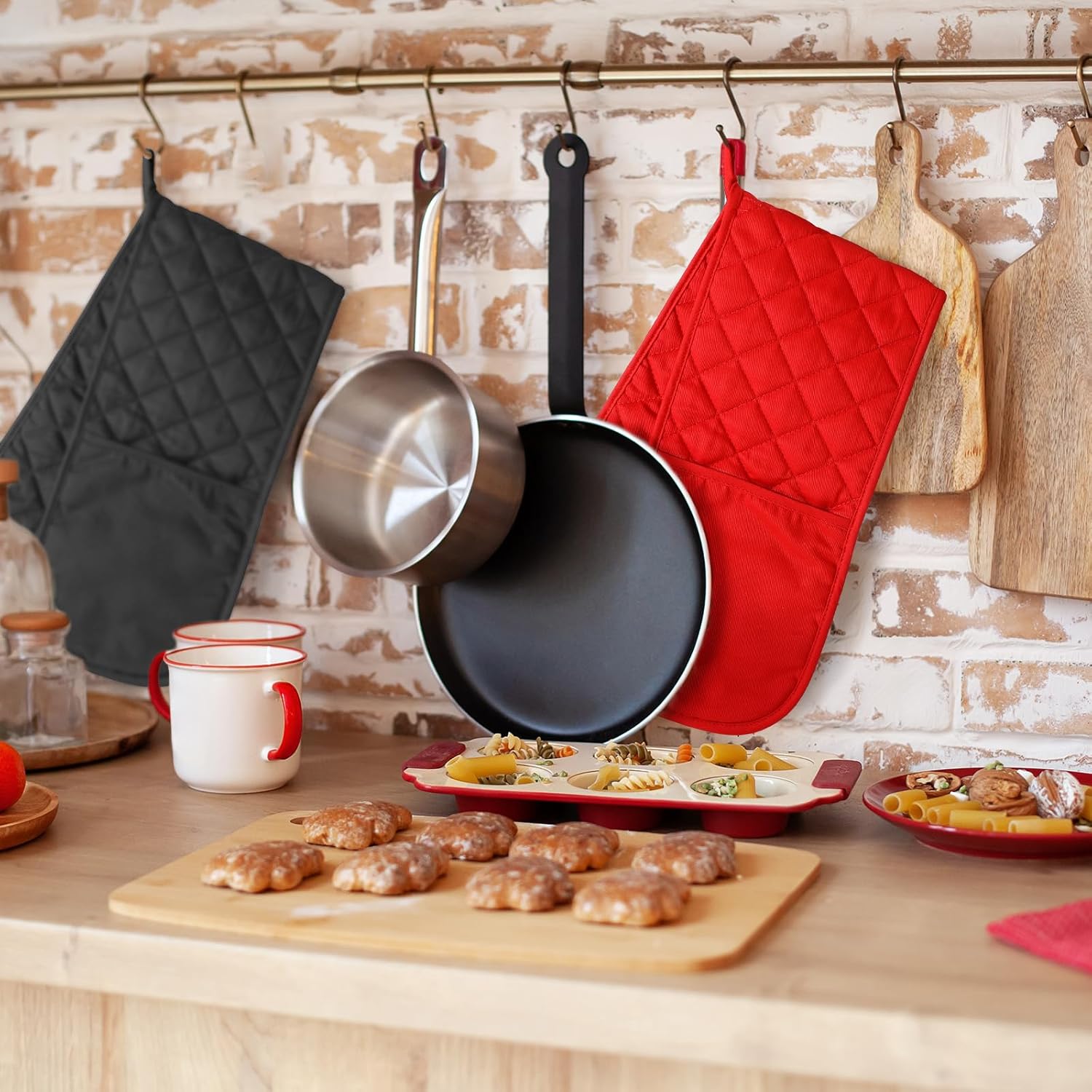 TecUnite 4-Piece Set of Heat-Resistant Oven Mitts