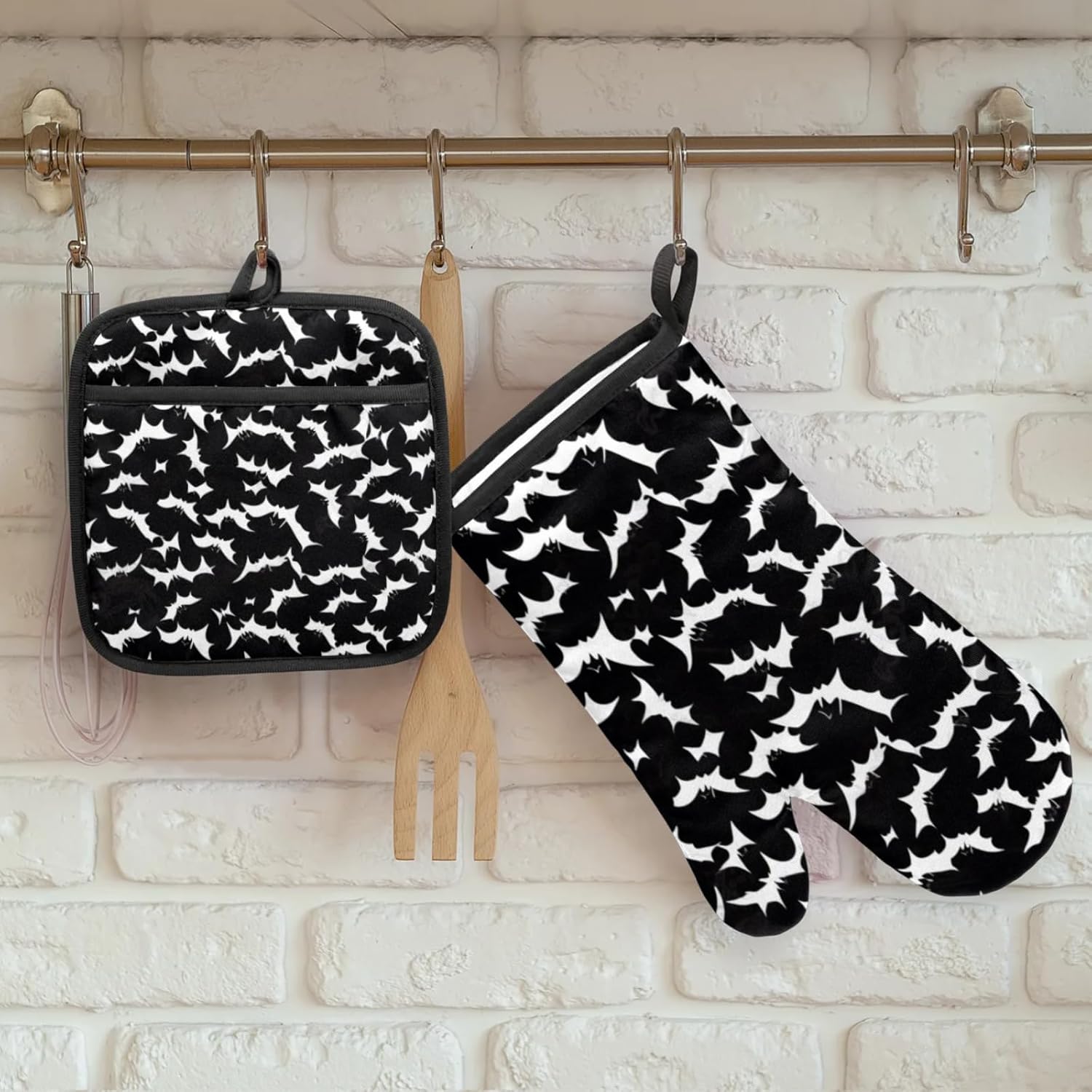 Halloween Spooky Halloween Ghost Oven Mitts and Pot Holders Set