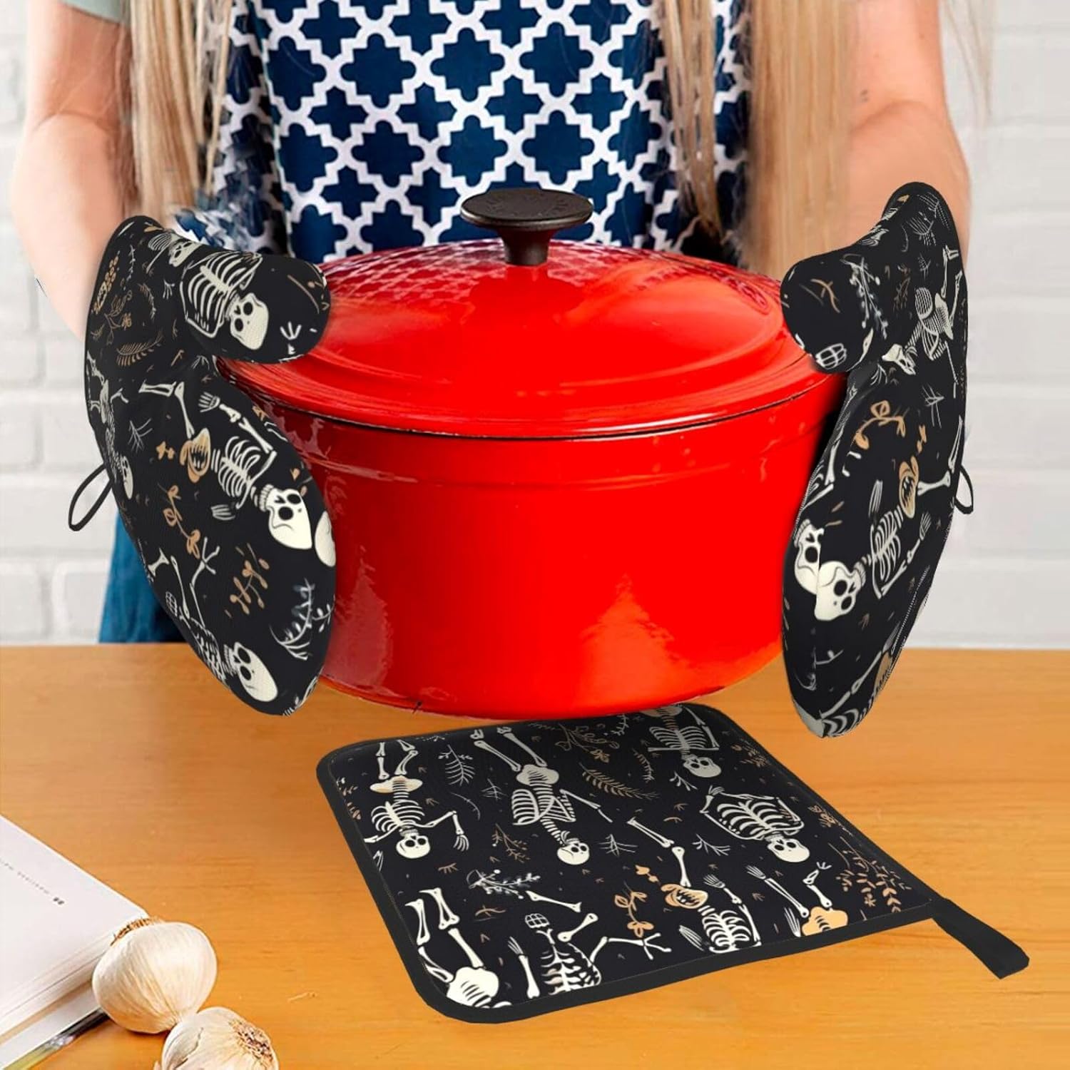 Halloween Trick or Treat Set 3 Pieces Oven Mitts Pot Holders