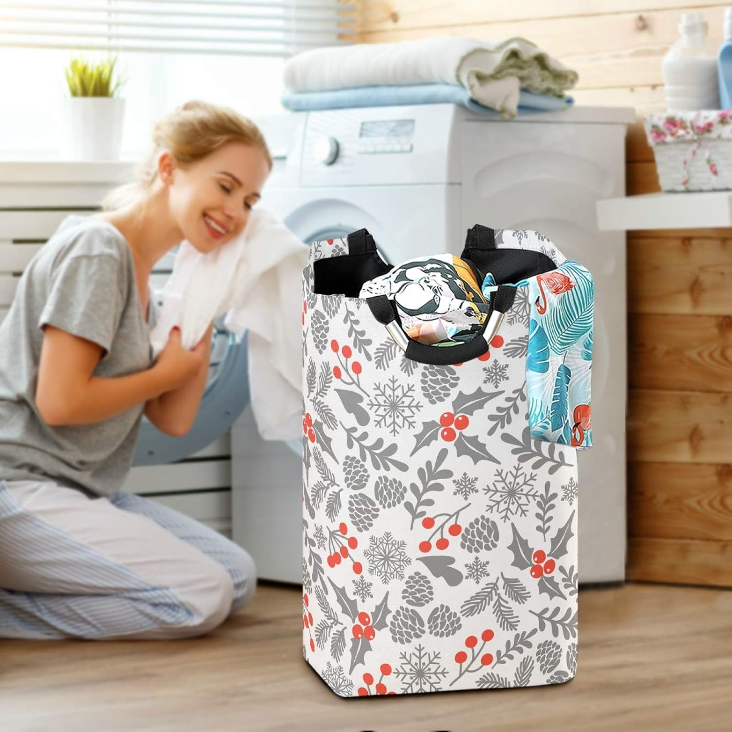 SUSIYO Winter Holly Berries Collapsible Laundry Basket