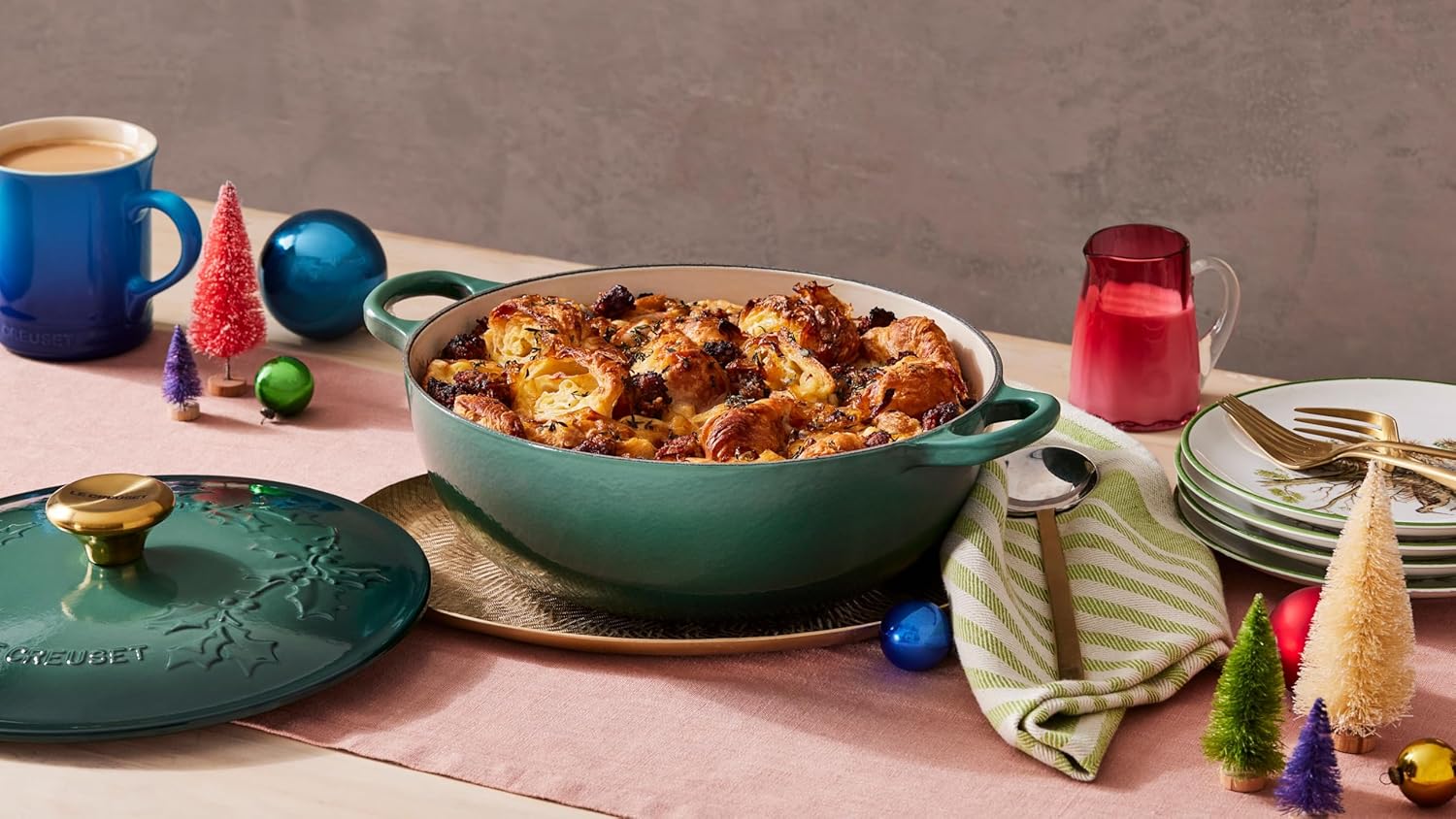 Le Creuset Enameled Cast Iron Soup Pot 45 Qt Artichaut With Gold Knob