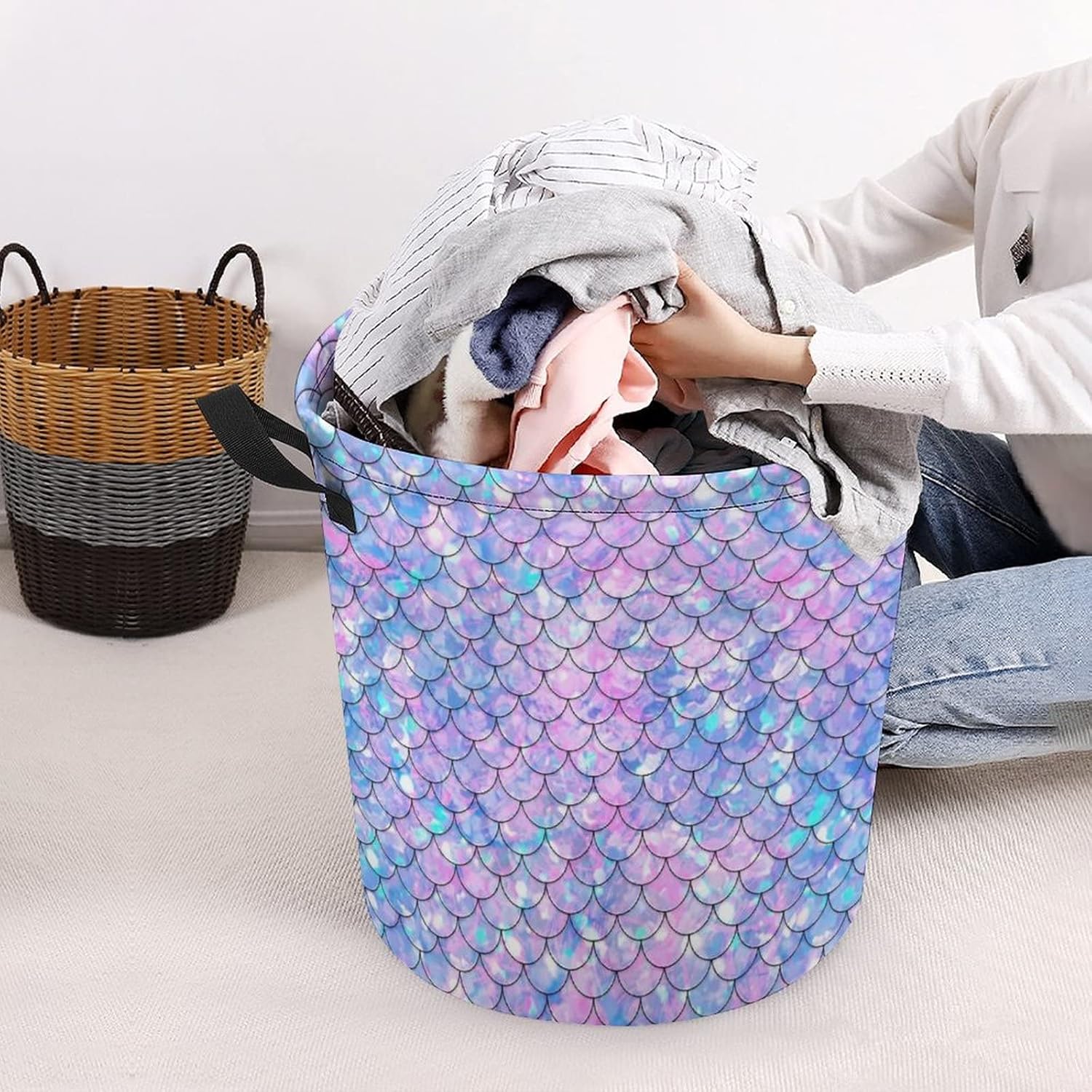 Collapsible laundry basket